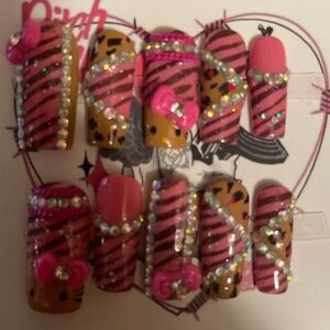 hell0 k1tty gyaru leopard glam y2k hot pink bejewelled mcbling press on nails